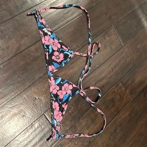 Jolyn Triangle top size M